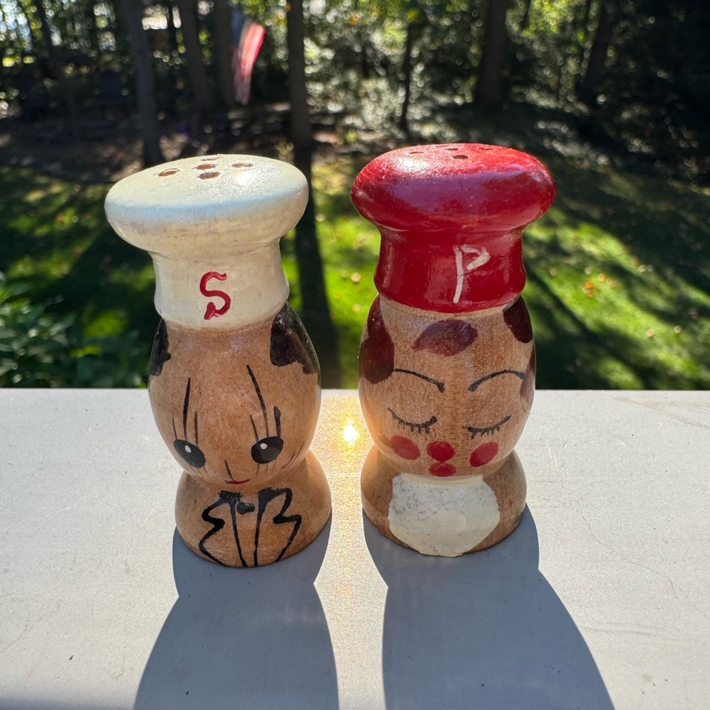 Vintage Wooden Salty and Pepper Shakers MCM Mini 2” Wood Chef